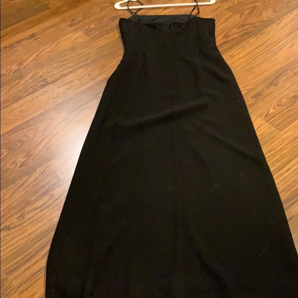 black dress - Picture 5 of 5